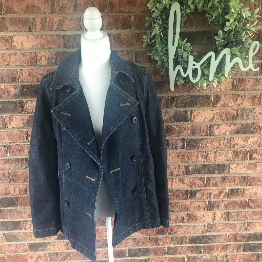 { GAP } Dark Wash Denim Jacket